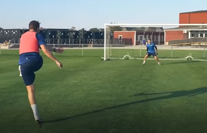 Tredjedivisionsklub finder smuthul i offside-reglerne: Nu skal de måske ændres