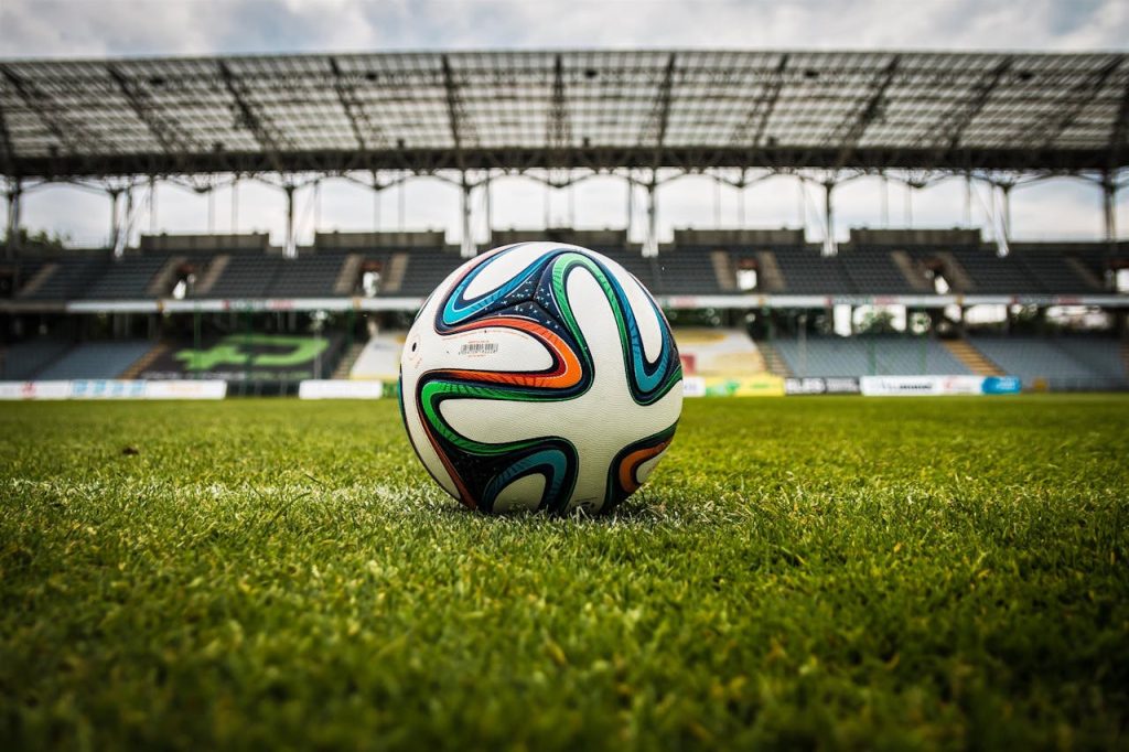 Hvilke ligheder er der mellem betting på fodbold og casino-spil?