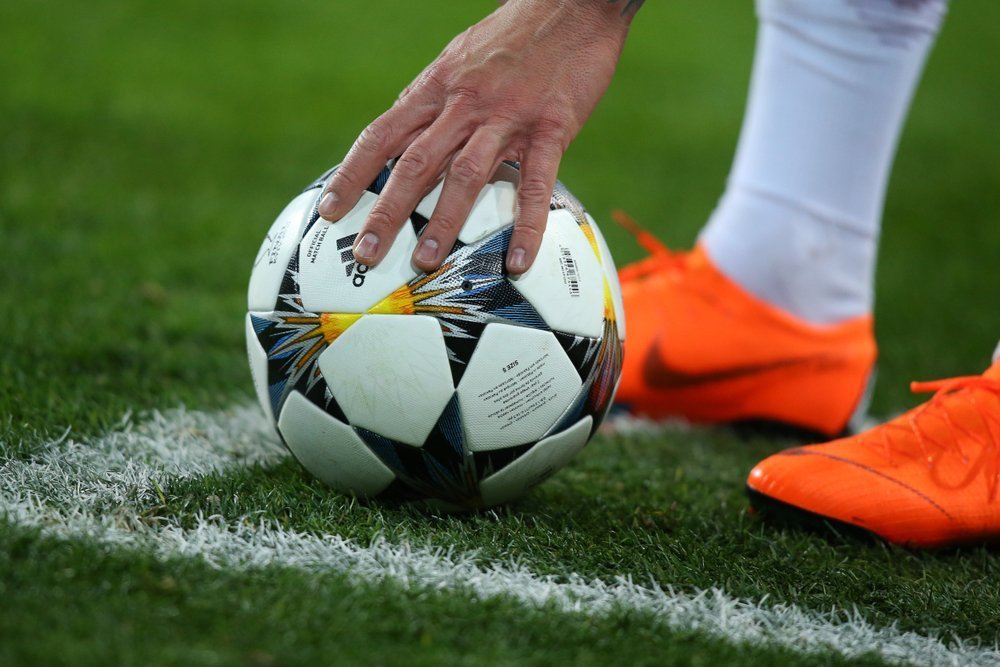 UEFA ønsker regelændring om hånd på bolden