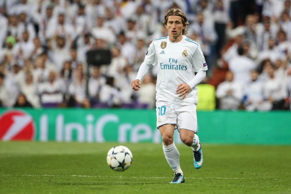 Video: Luka Modrić i klammeri med Barca-stjerne efter El Clasico