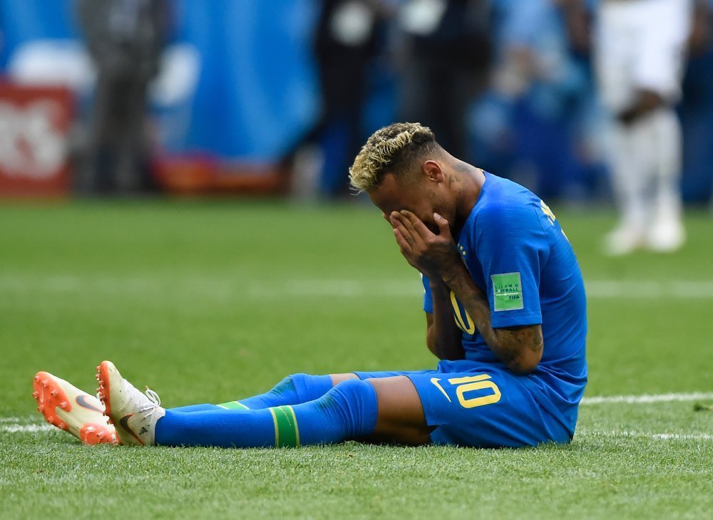 Lyon-profil straffes for nedsablingen af Neymar