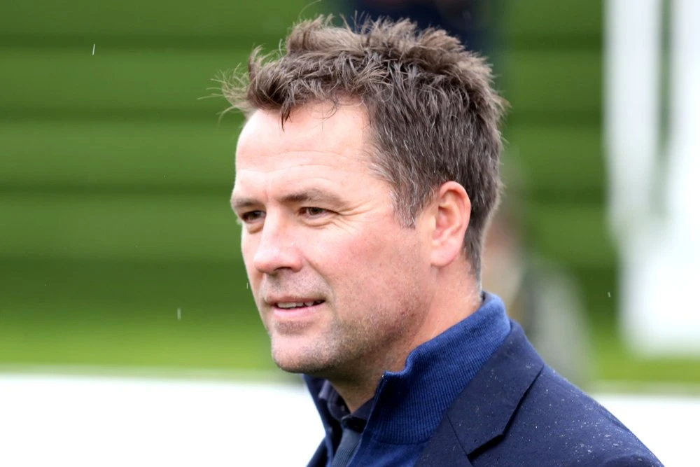 Michael Owen overrasker: Foretrækker Højlund over Núñez