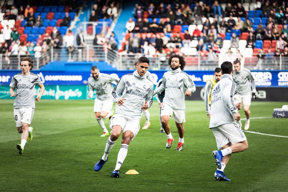 Real Madrid-stjerne rygtes til United: Præsident afviser at have modtaget bud