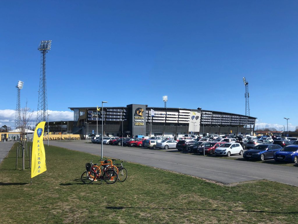Brandvarm angriber på blokken i Superligaen