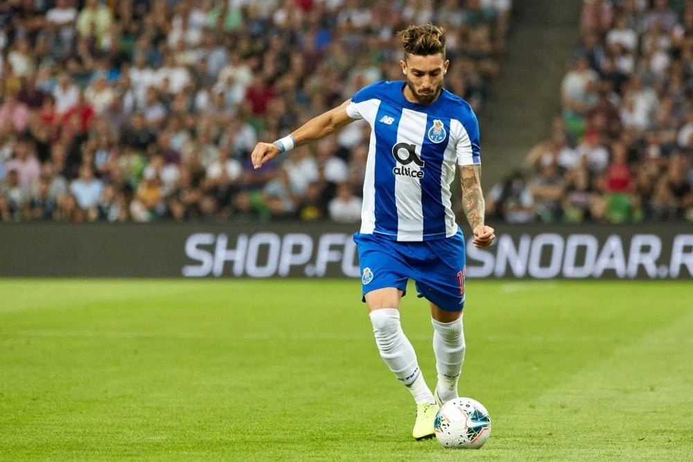 Officiel transfer: Manchester United køber Alex Telles