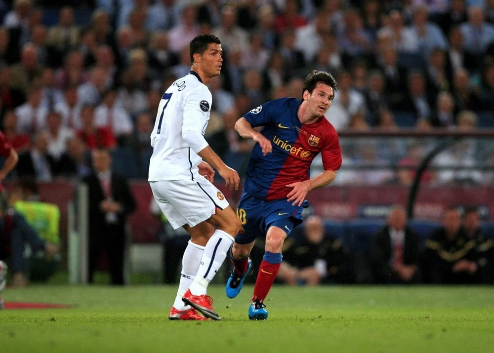 Fodboldfans bruger stadig Messis navn i tilråb til Cristiano Ronaldo