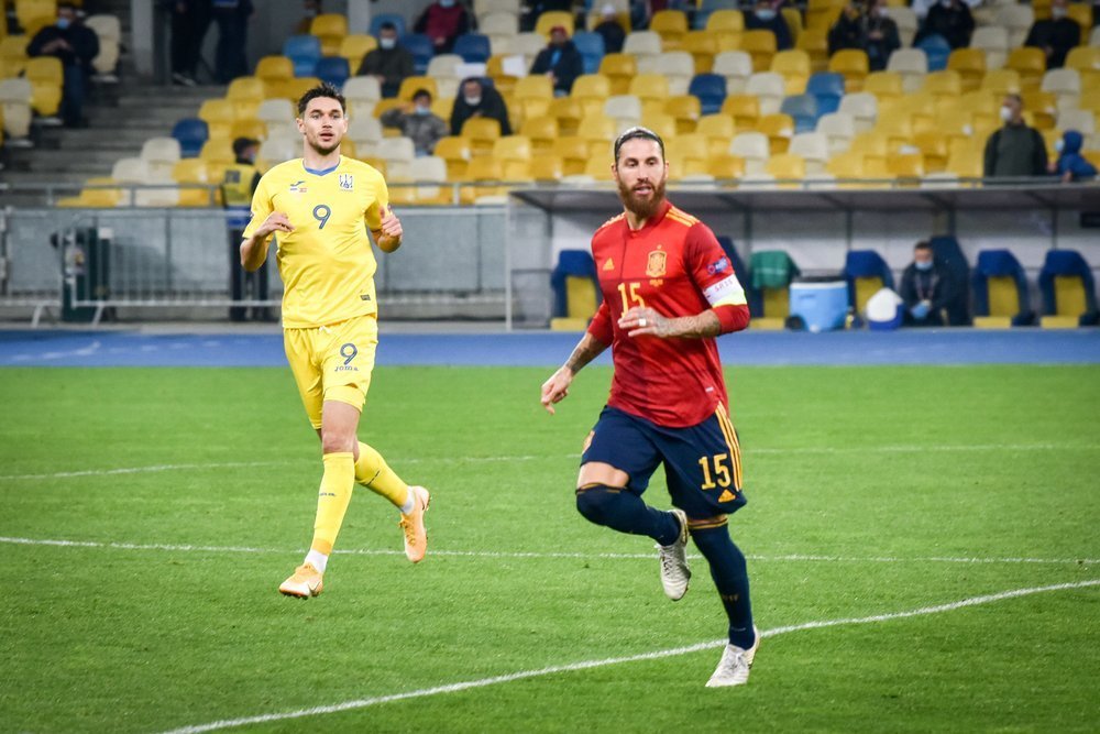 Sergio Ramos har informeret Real Madrid om sine fremtidsplaner