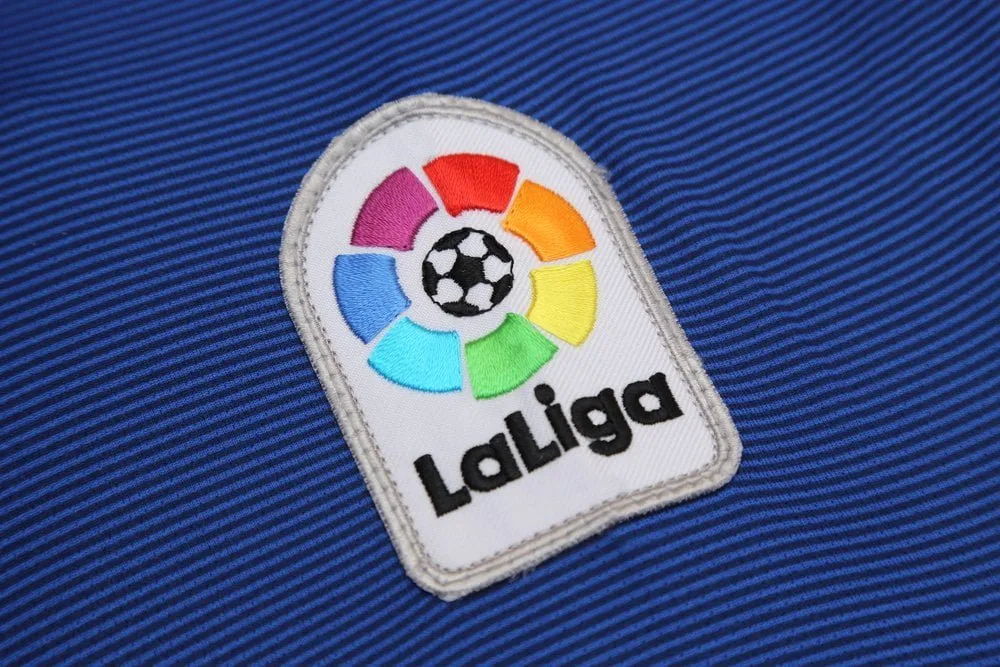 Bizar hændelse i La Liga: Fan stak finger ind i bagdelen på spiller