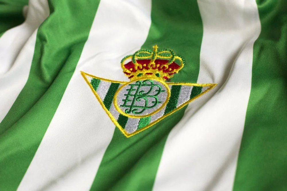 Real Betis lejer back i Barcelona