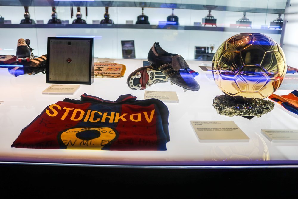 Stoichkov: “Han slutter karrieren i Barcelona”