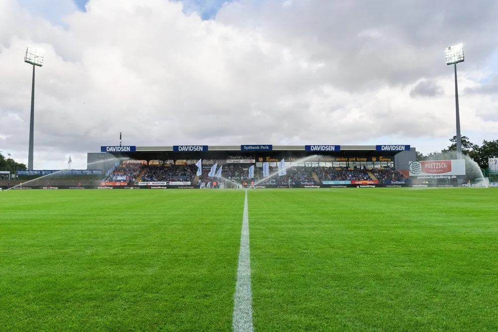 SønderjyskE skriver under med norsk kant