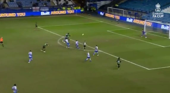 Victor Torp med vild engelsk debut: Scorer drømmemål