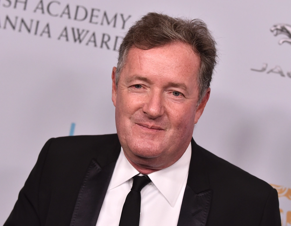 Piers Morgan knuser 'Saint Lionel'-myten: Kalder Messi 'ækel lille sladrehank' efter Cucurella-forsøg