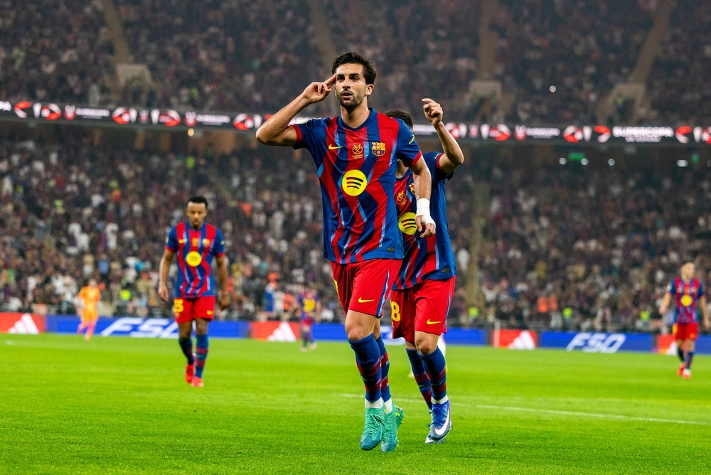Kontrakten udløber: Barcelona indkalder VM-helten til møde, mens PSG lurer