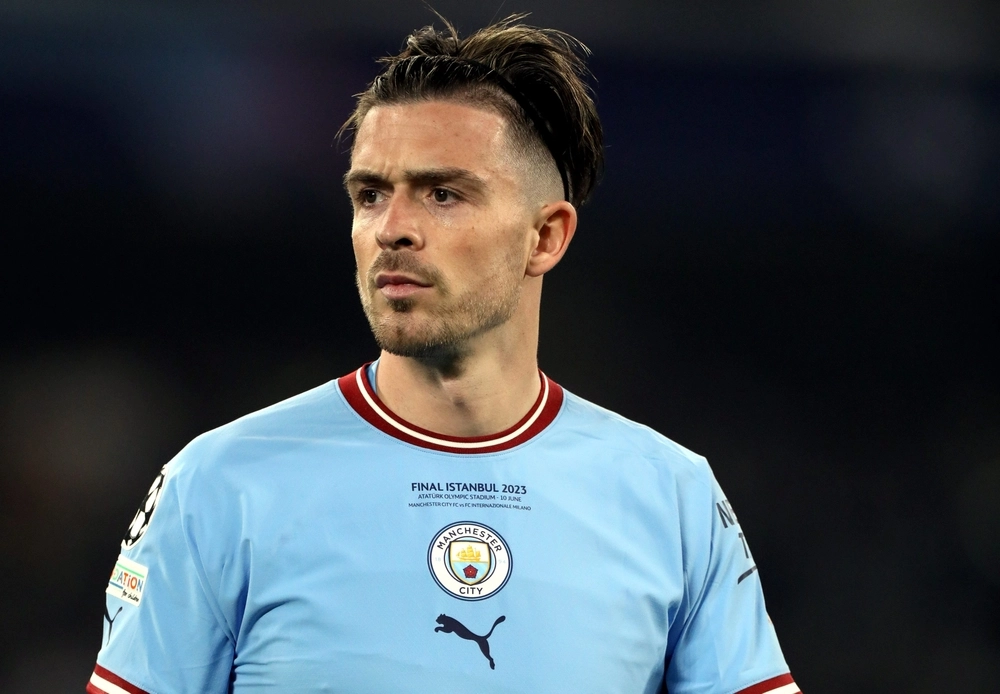 Fremtiden hænger i en tråd: Grealish droppet af Man Citys Asien-tur