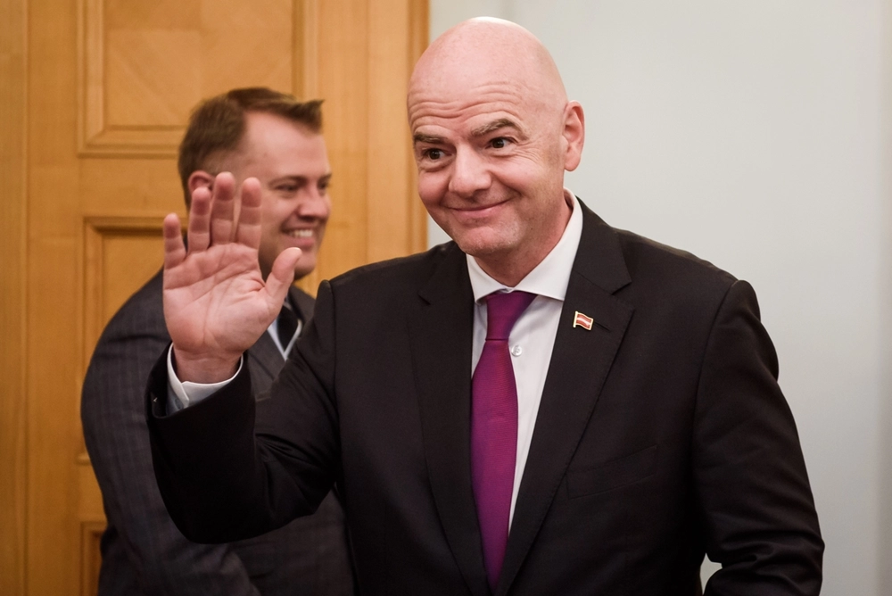 Presset Infantino ventes at bakke ud: UEFA-boykot skræmmer FIFA-boss væk fra omstridt investorplan