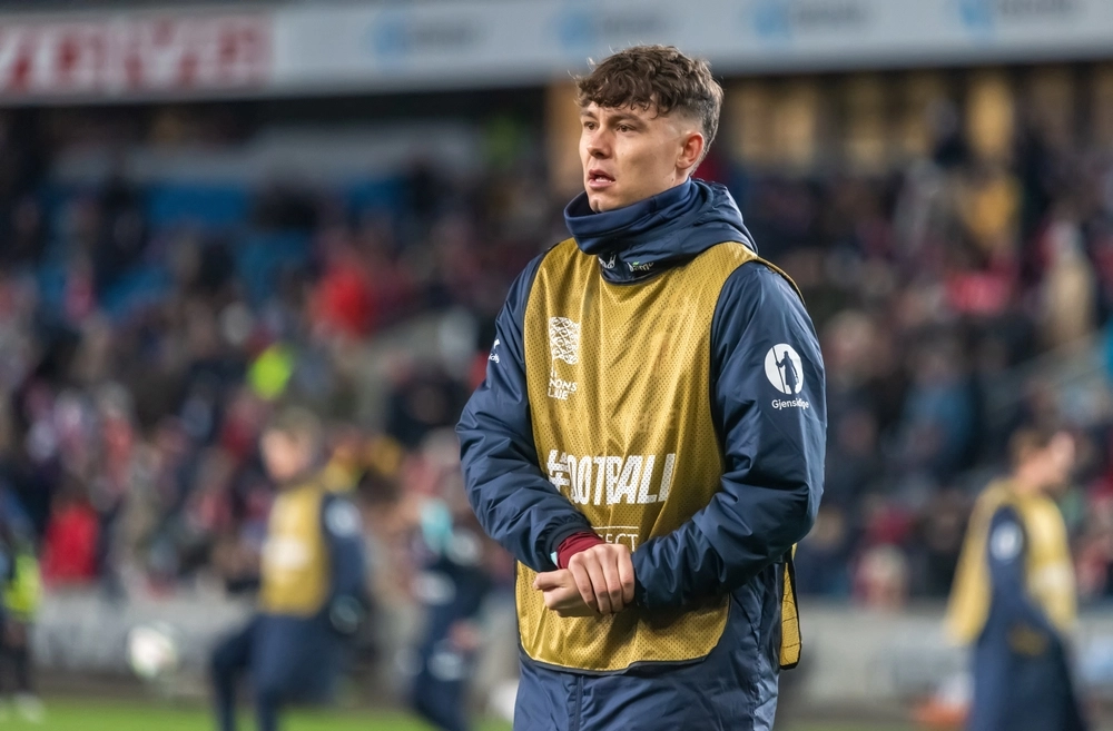 Jørgen Strand Larsen klar til England efter feber: Crystal Palace-stjernen er Norges joker mod Tuchel