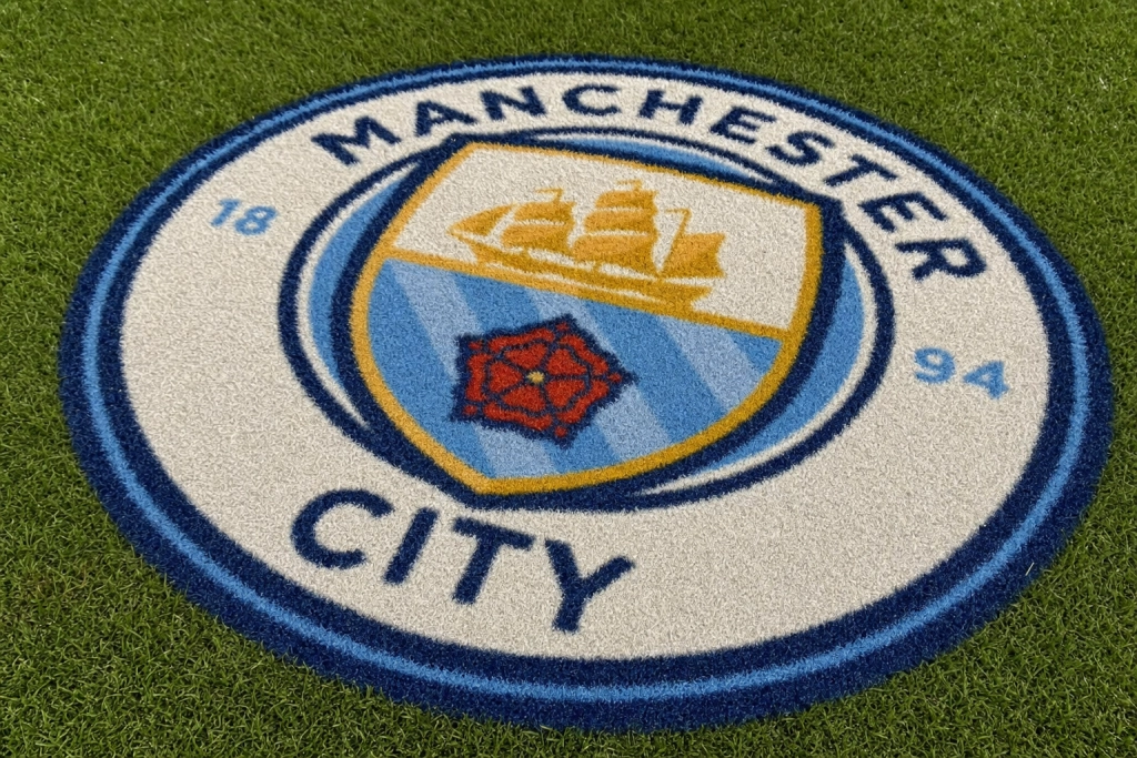 Arsenal troede handlen var i hus. Så snuppede City 17-årigt Premier League-vidunder i sidste øjeblik