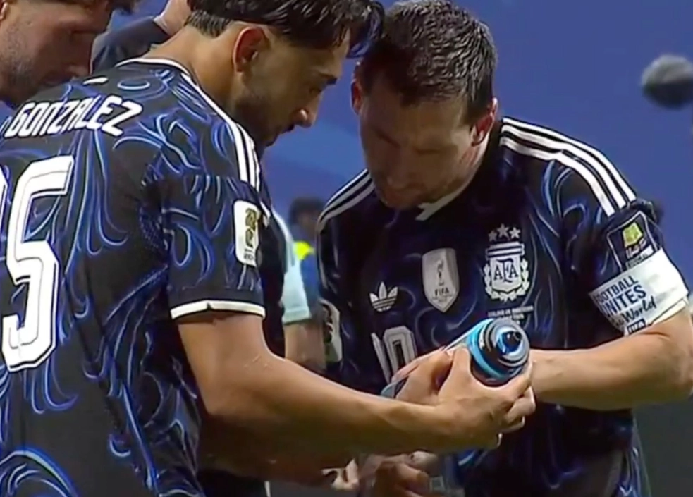 Messi og Argentina griner ad Pickfords straffesparks-seddel efter England-sejren