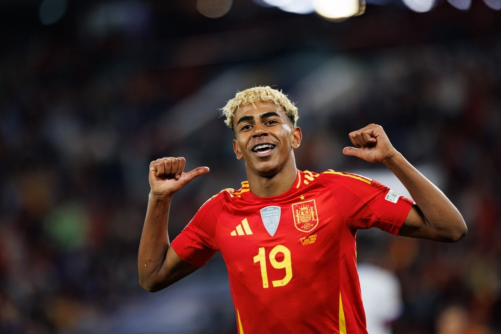Yamal opfordrer offentligt Alvarez til at skifte til FC Barcelona: 