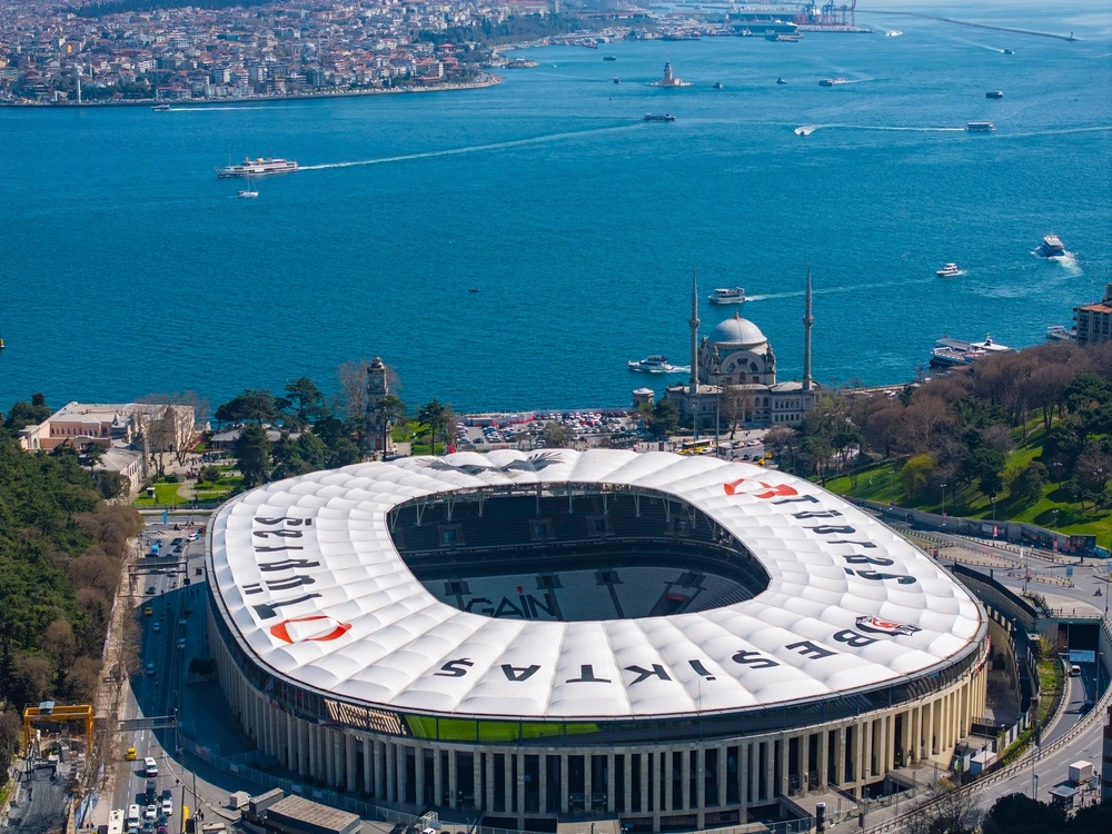 FCM i Istanbul-heksekedel: Her venter Beşiktaş' nye stjernetræner