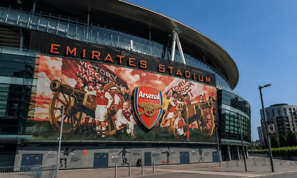 Arsenal i stor Ben White-krise: 11 kandidater på listen - inkl. Wan-Bissaka og Real Madrid-talent