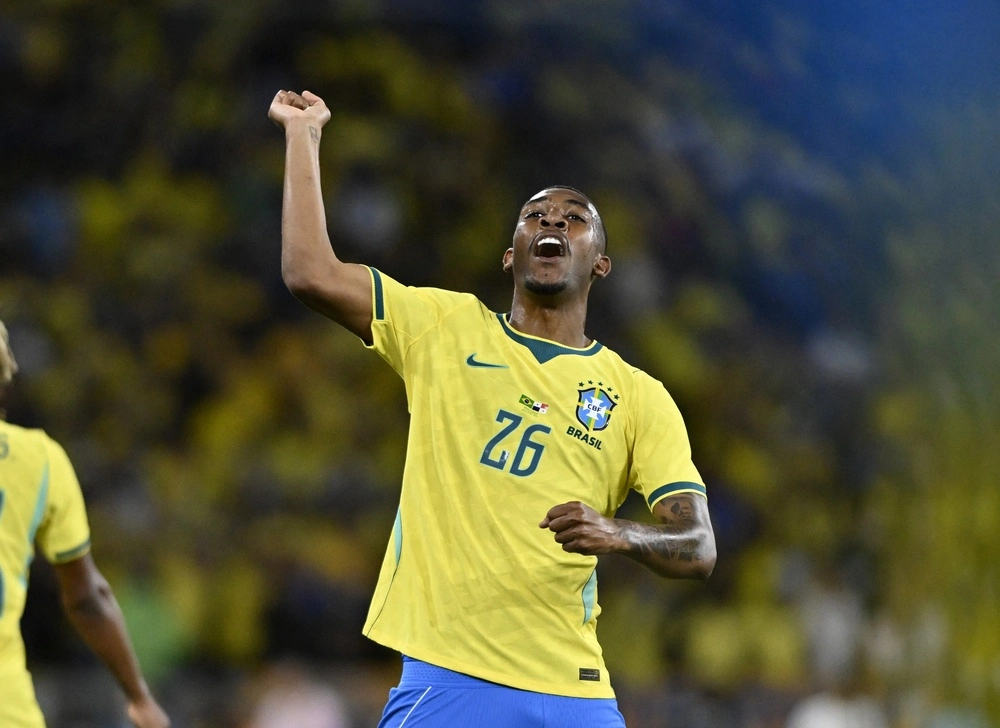 Sun-rygte: Arsenal overvejer 740-millioners bud på Brasiliansk landsholdsspiller
