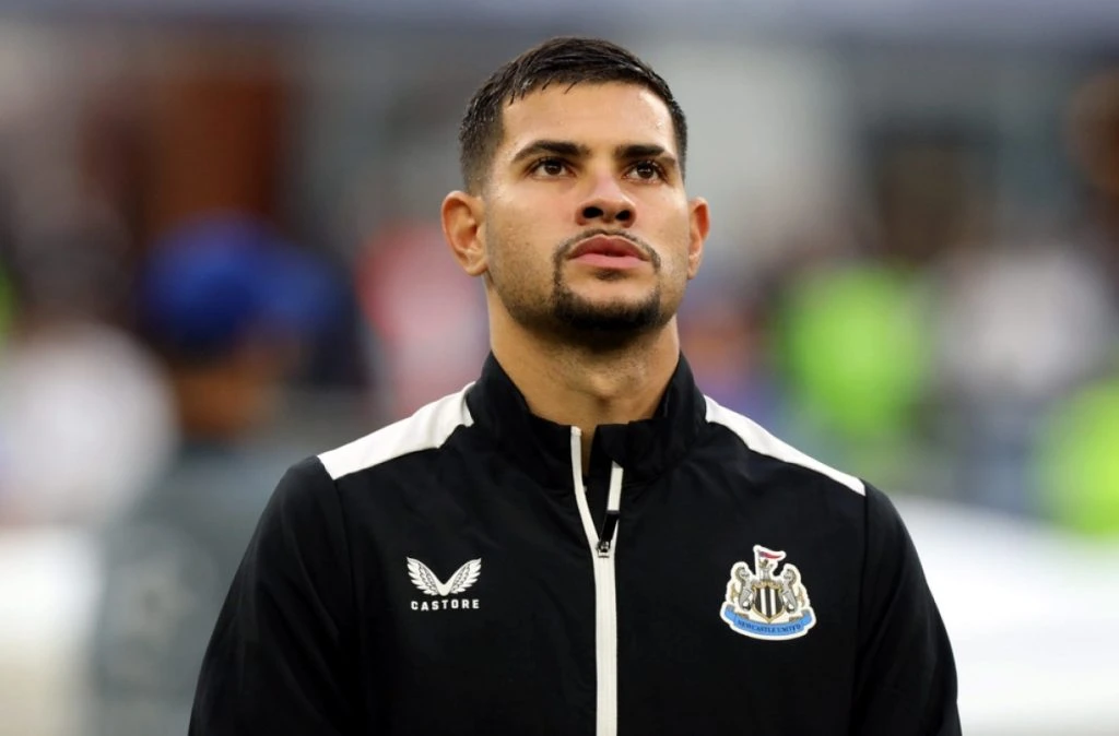 Bruno Guimarães ét lægetjek fra Arsenal: Handlen lander på cirka 700 millioner kroner