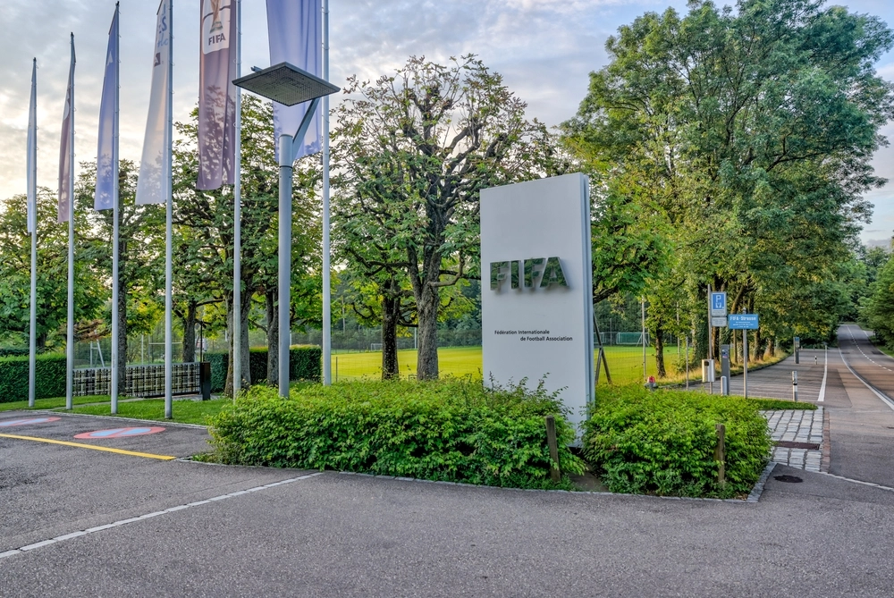 Efter kollapset: FIFAs egen direktør vender sig mod Infantino